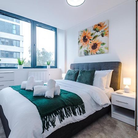 New! Stylish 2-Bed Apartment In Manchester By 53 Degrees Property - Amazing Location, Ideal For Small Groups - Sleeps 4! Εξωτερικό φωτογραφία