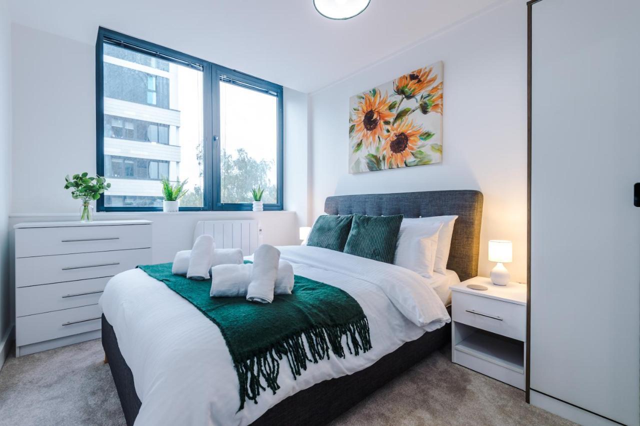 New! Stylish 2-Bed Apartment In Manchester By 53 Degrees Property - Amazing Location, Ideal For Small Groups - Sleeps 4! Εξωτερικό φωτογραφία