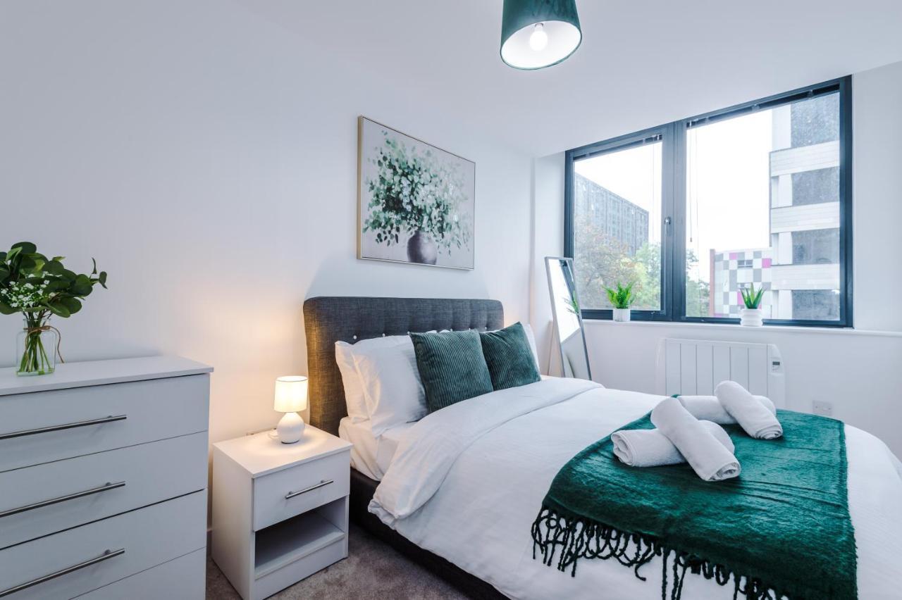 New! Stylish 2-Bed Apartment In Manchester By 53 Degrees Property - Amazing Location, Ideal For Small Groups - Sleeps 4! Εξωτερικό φωτογραφία