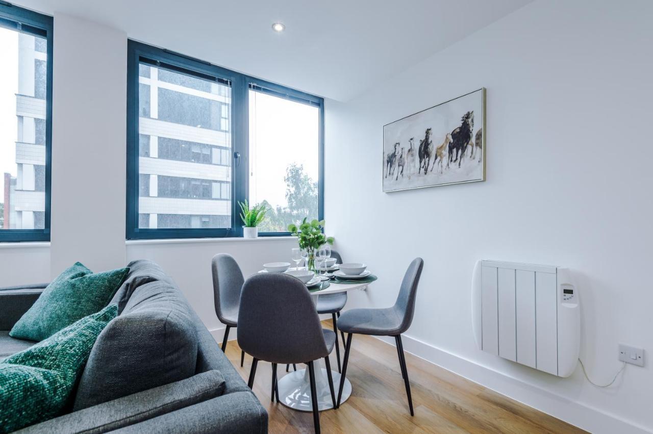 New! Stylish 2-Bed Apartment In Manchester By 53 Degrees Property - Amazing Location, Ideal For Small Groups - Sleeps 4! Εξωτερικό φωτογραφία